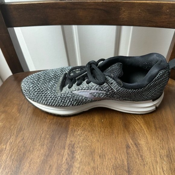 Brooks Transmit DNA Women’s Size 7 Charcoal and White Athletic Sneakers - Picture 6 of 9